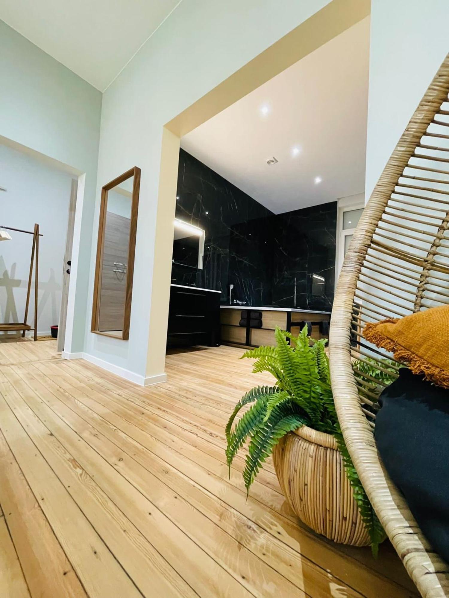 Appartement Exotique Avec Bain Balneo Lieja Exterior foto