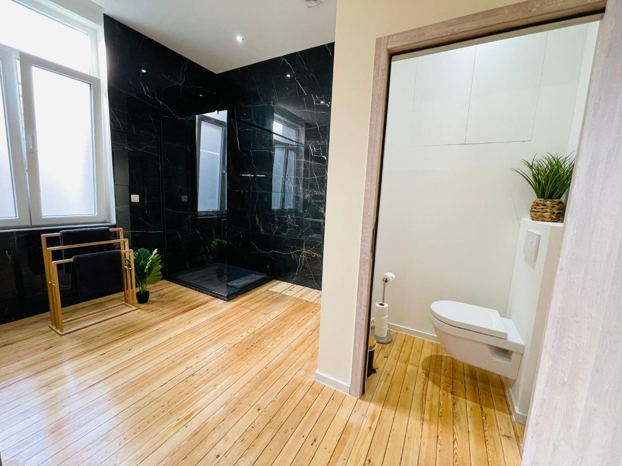 Appartement Exotique Avec Bain Balneo Lieja Exterior foto