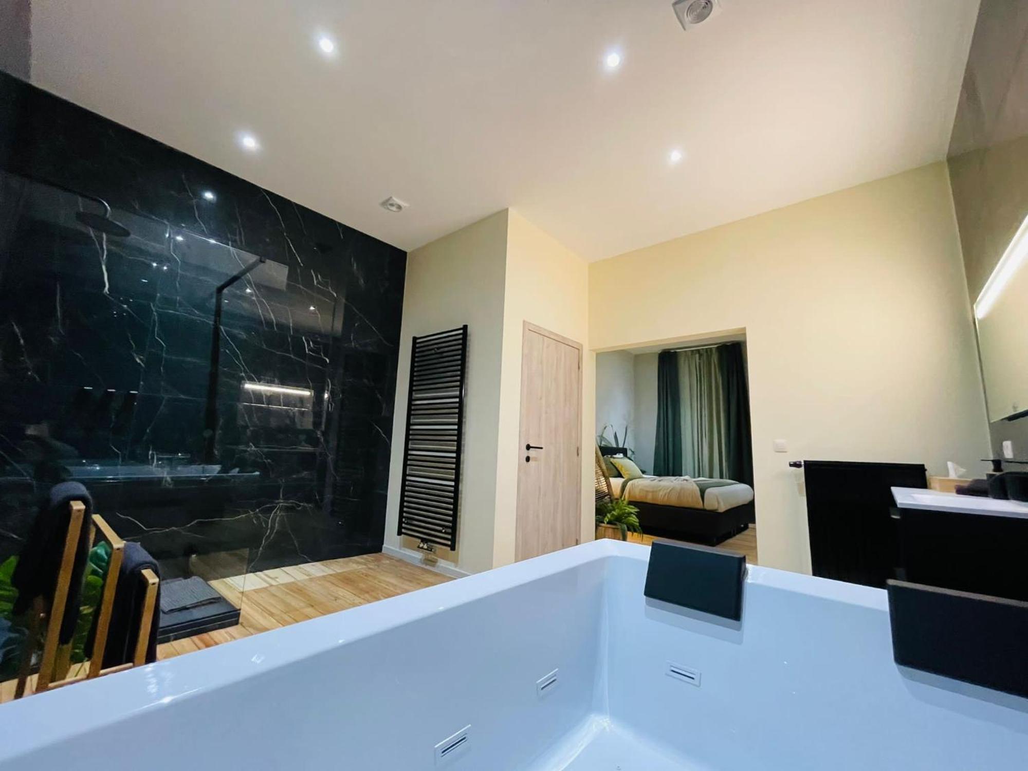 Appartement Exotique Avec Bain Balneo Lieja Exterior foto